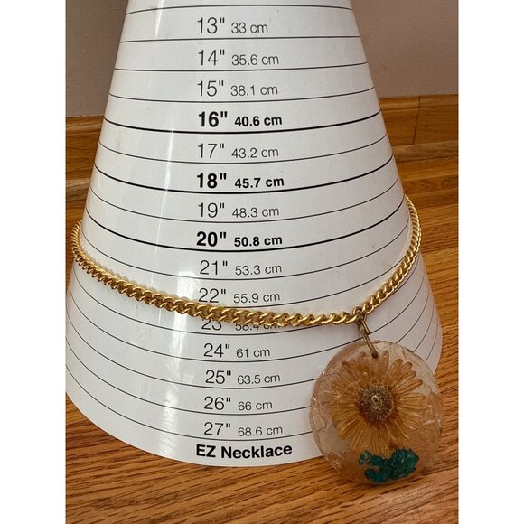 Golden Chain Necklace With Resin Daisy Pendant & Blue/Green Accents - Picture 4 of 4